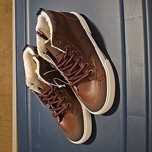 Boys Lined Sneakers sz 2